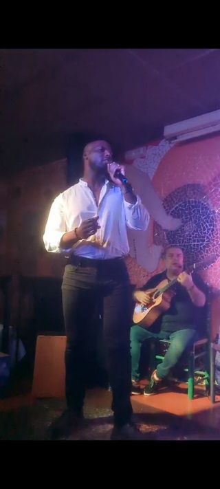 Cantante Cubano  profesional......;....