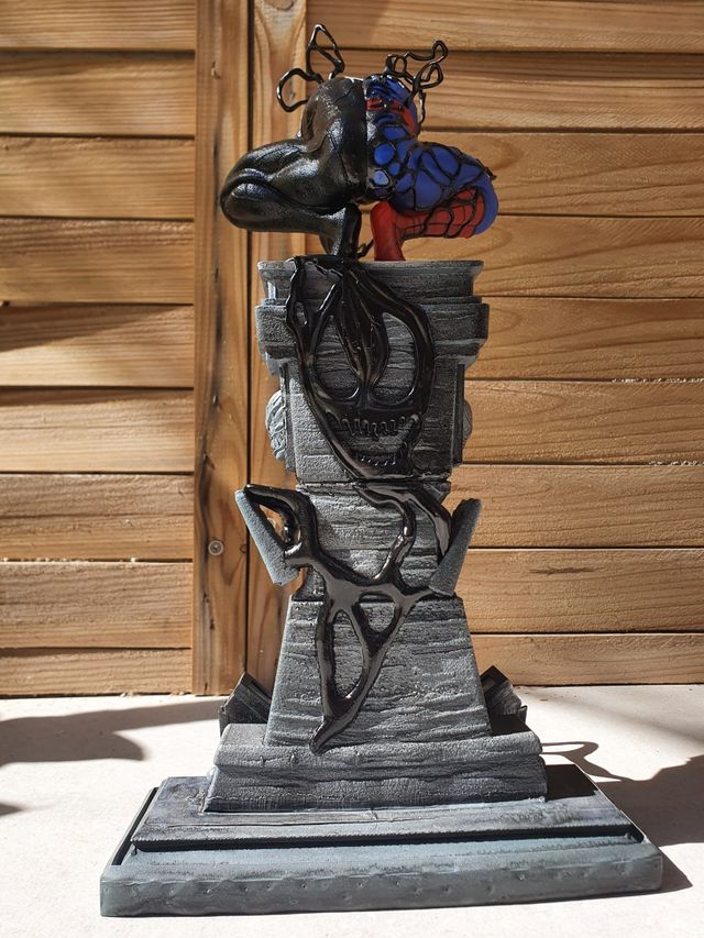 Figura estatua Spiderman