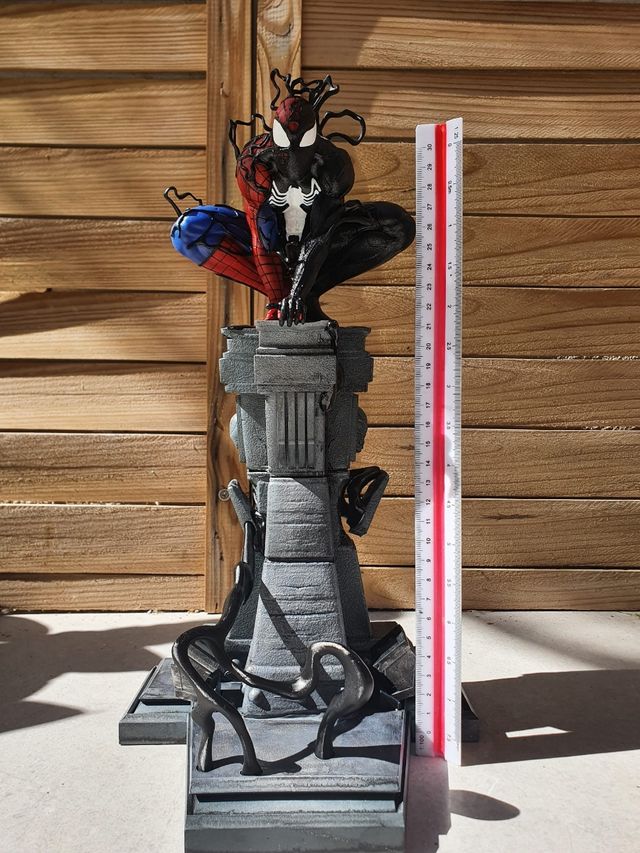 Figura estatua Spiderman