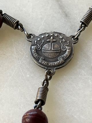 Antiguo rosario de la cartuja de Miraflores