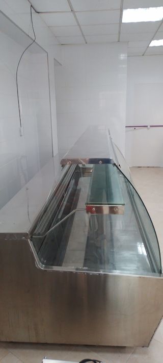 Vitrina de carne seminueva.