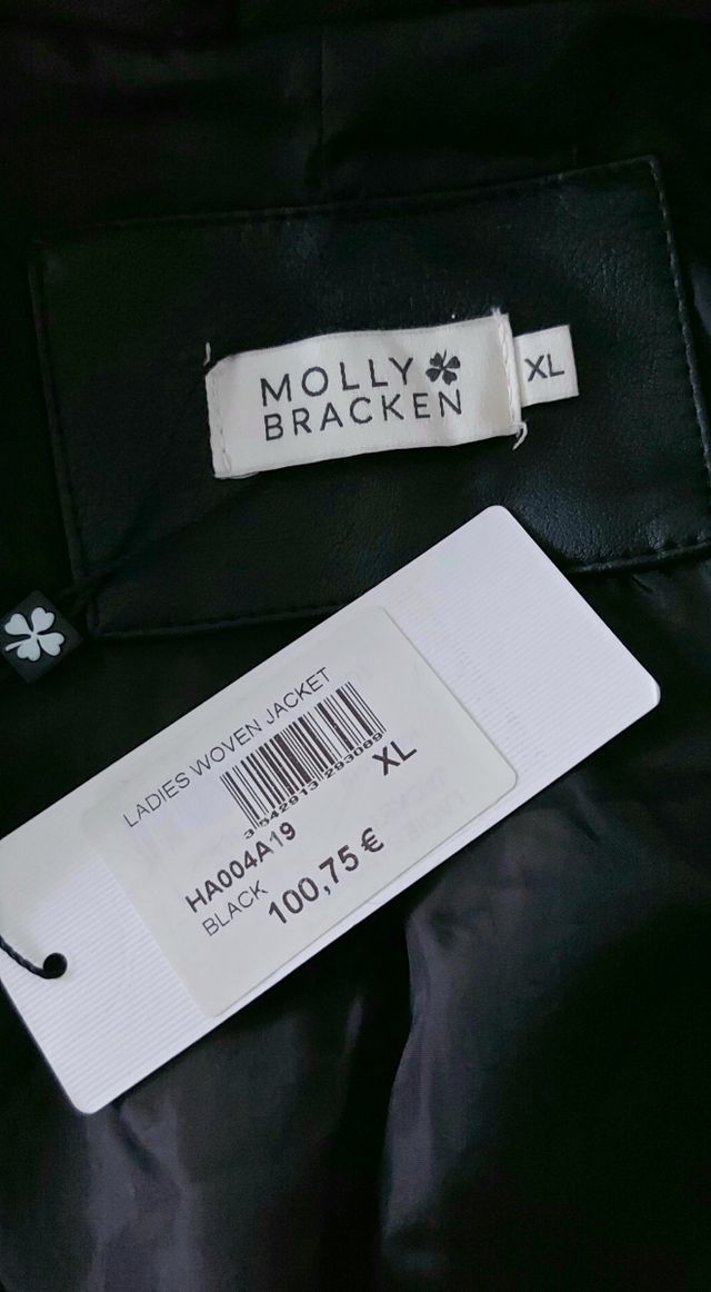 Chaqueta negra pedrería