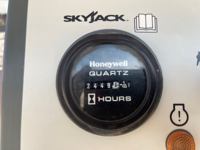 PLATAFORMA ELEVADORA SKYJACK SJ63AJ (2014)