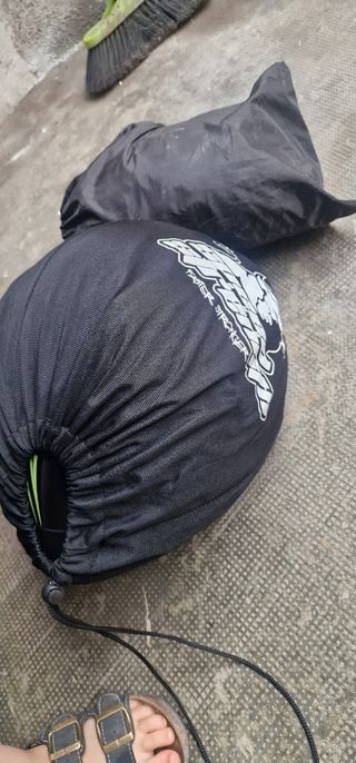 Casco de moto y funda