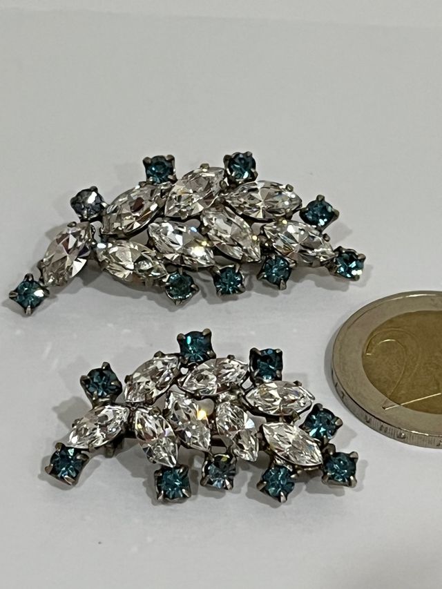 LOTE:2 broches y aguja plateada