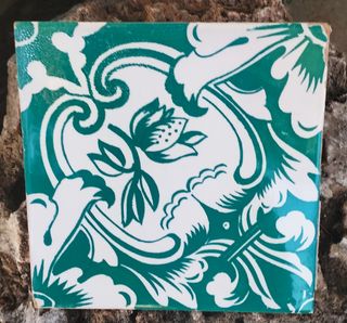 2 AZULEJOS MODERNISTAS ANTIGUOS - 20 X 20 cm