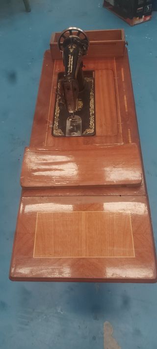 Mesa de coser antigua alfa