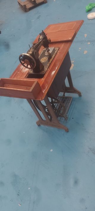 Mesa de coser antigua alfa