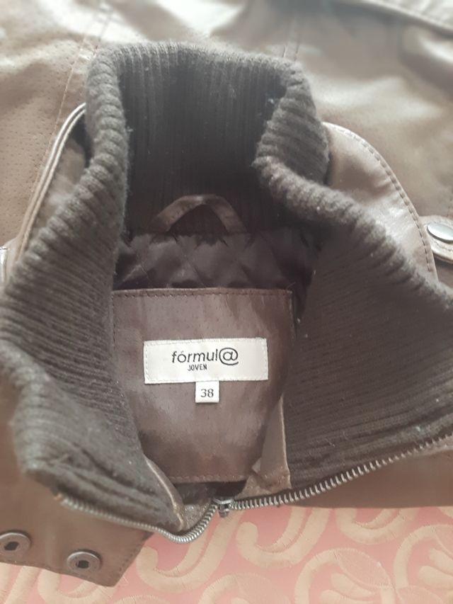 Chaqueta de cuero con cinturón