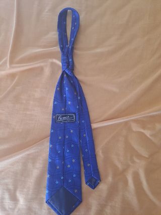 Corbata azul