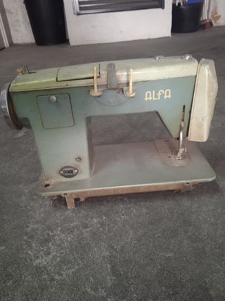 Vendo maquina de coser alfa