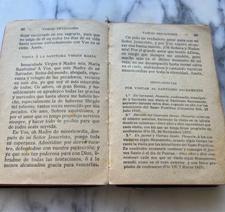 Antiguo libro religioso