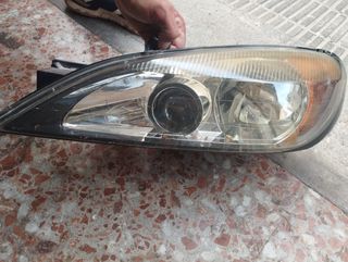 Se vende faros Nissan primera