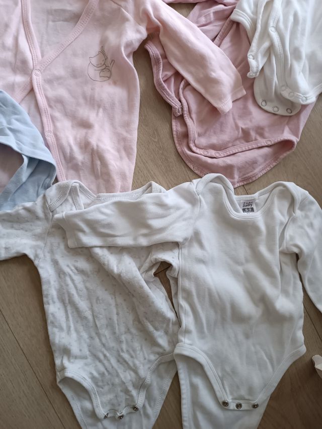 lote de 7 bodies 9 meses