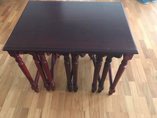 Mesa diseño con 3 sillas extraibles