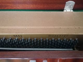 Piano vertical Yamaha