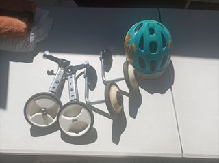 Ruedines más casco bici niño