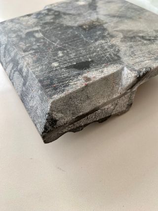 Tintero o Joyero de piedra tallada. Siglo XIX