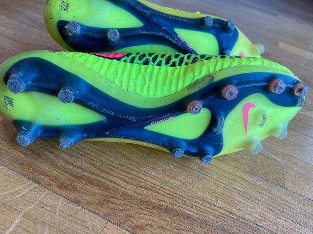 MAGISTAR  Nike mujer de tacos para futbol