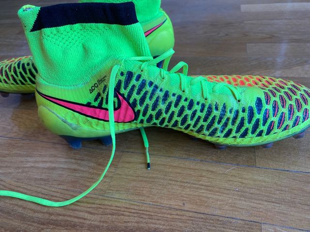 MAGISTAR  Nike mujer de tacos para futbol