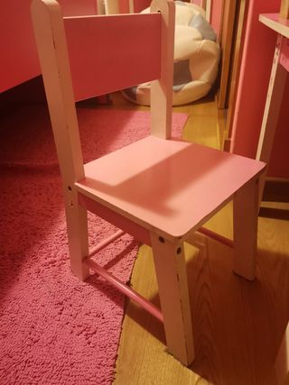Mesa con silla para niña