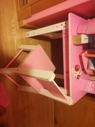 Mesa con silla para niña