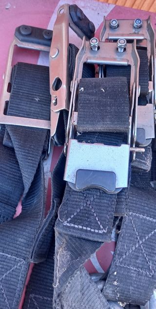 7 Tensores para lonas de camiones.