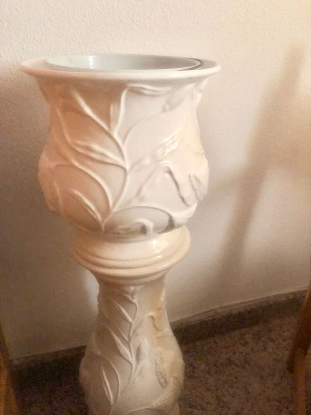 Macetero cerámico con soporte