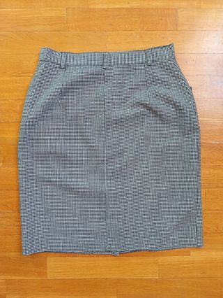 Falda VINTAGE recta. Cuadrados pequeños B/N