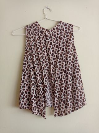 Blusa sin mangas estampada