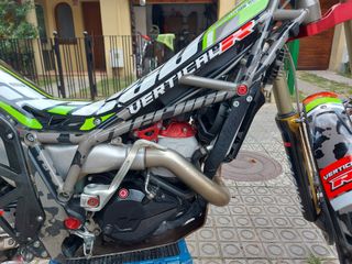 Moto Vertigo Vertical R 300