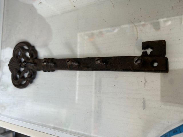 Soporte para llaves de hierro