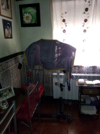 Grúa traslado enfermo/movilidad reducida