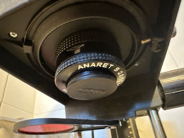 Ampliadora revelado. Laboratorio fotográfico