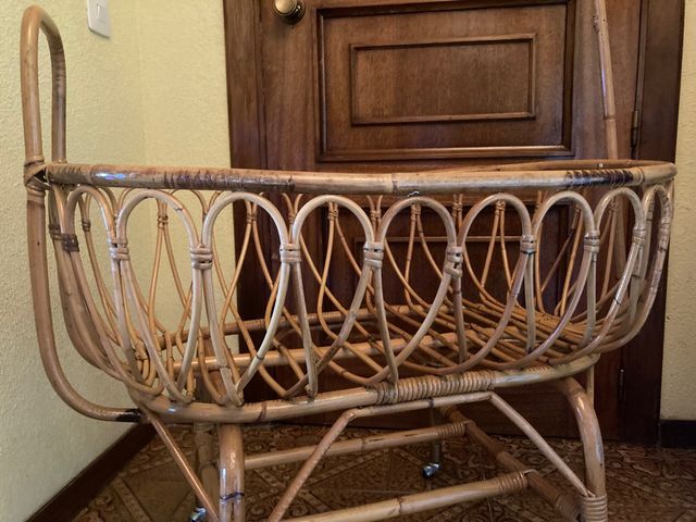 Moises/Cuna de Ratan con Vestiduras