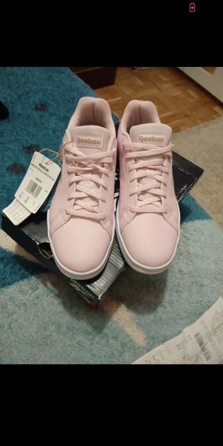 Zapatillas Reebok. Talla 38. Color rosa.