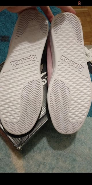Zapatillas Reebok. Talla 38. Color rosa.