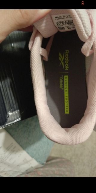 Zapatillas Reebok. Talla 38. Color rosa.