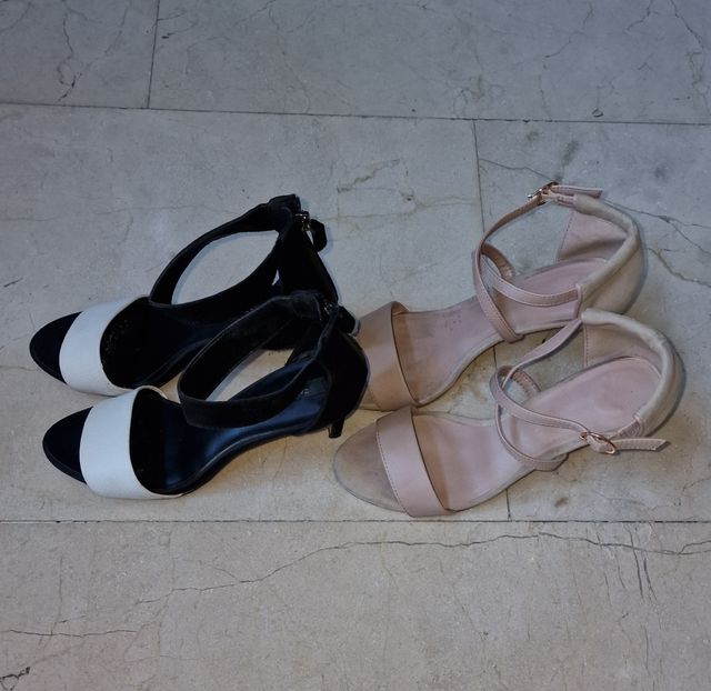 Dos pares de sandalias. 12€ los dos.