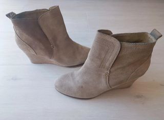 Botines cuña marrones