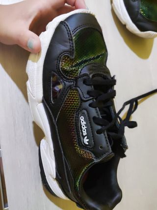 Adidas Falcon