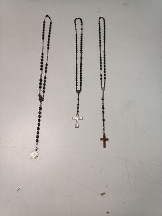 Tres rosarios muy antiguos