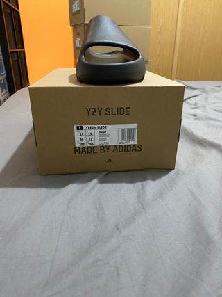 YEEZY SLIDES ONYX