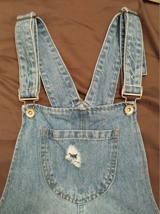 Peto vaquero minifalda