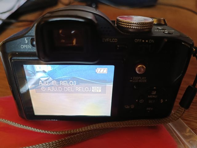 CAMARA PANASONIC DMC-FZ8