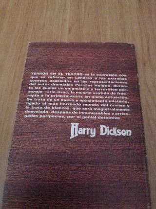 Terror en el teatro, 1972 Harry Dickson