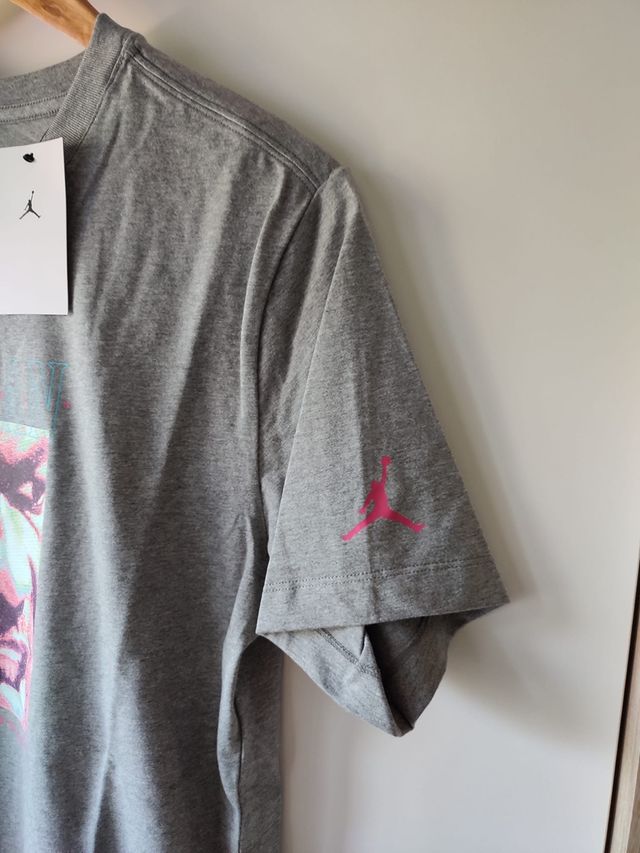 camiseta Jordan M gris
