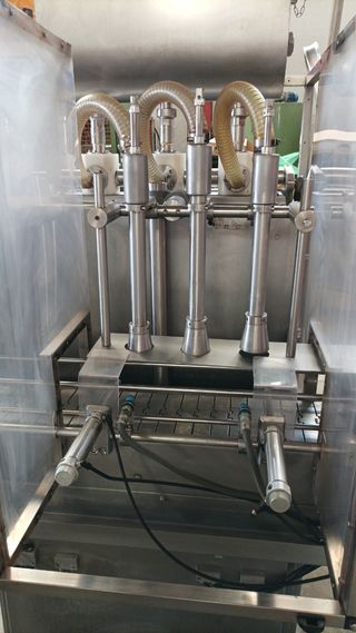 Llenadora envasadora de pistones