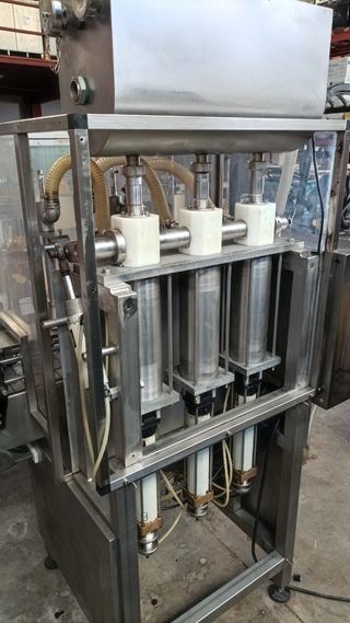 Llenadora envasadora de pistones