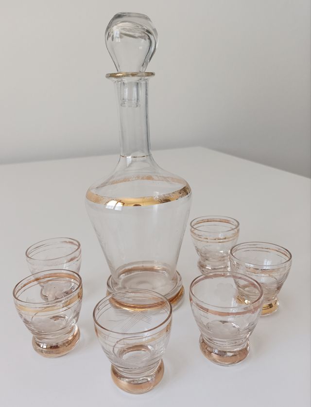 servizio bicchieri e bottiglia vintage